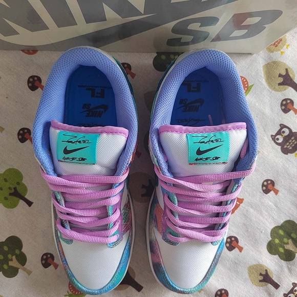 Nike Futura Laboratories x Dunk SB Low Bleached Aqua Sneakers - Picture 5 of 7